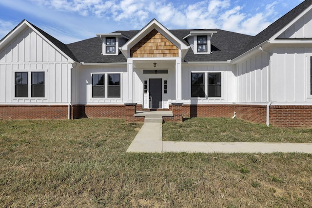 13917 Fantasy Way, Pickerington, OH 43147 - view of front of house with a front yard