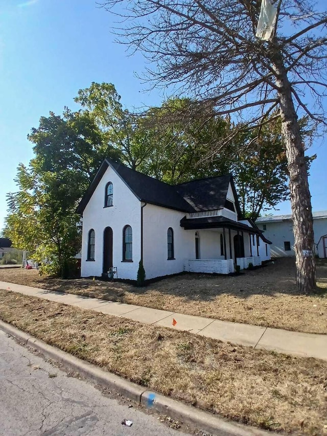 view of side of property