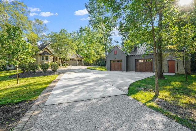 view of front of home featuring a front lawn