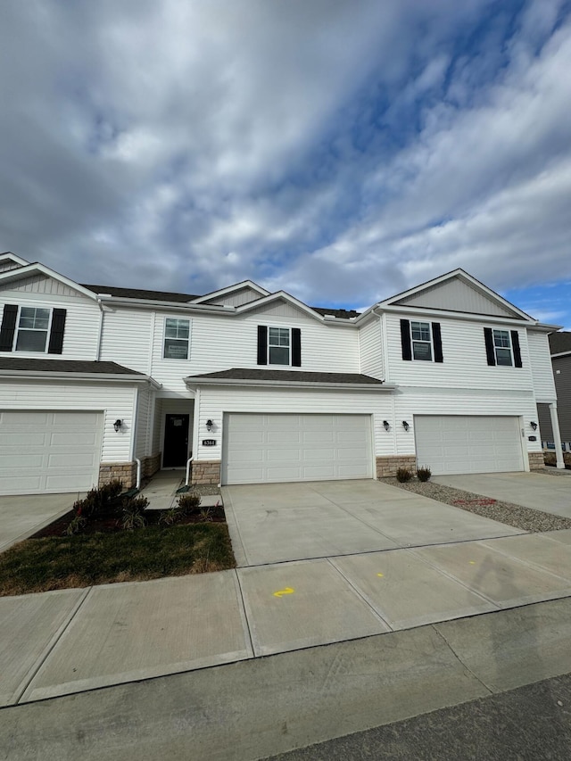 6364 S Marinelli Dr, Columbus OH, 43228, 3 bedrooms, 2.5 baths condo for sale