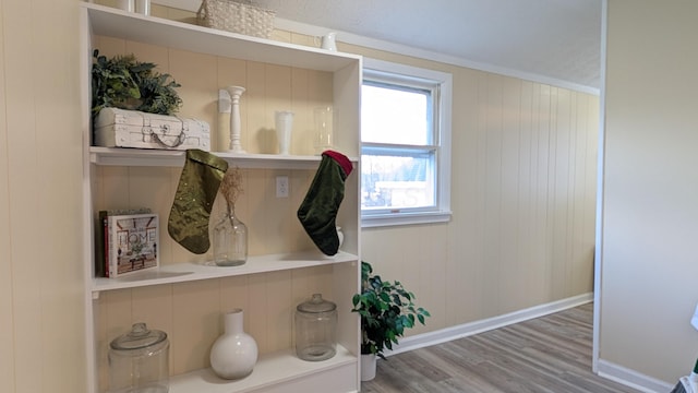 interior details with hardwood / wood-style floors