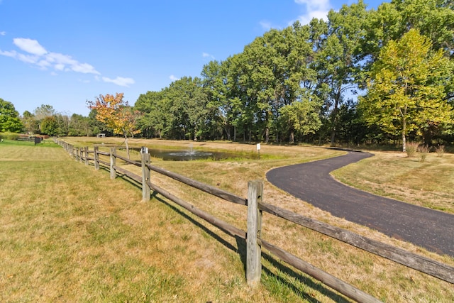 view of yard featuring a rural view