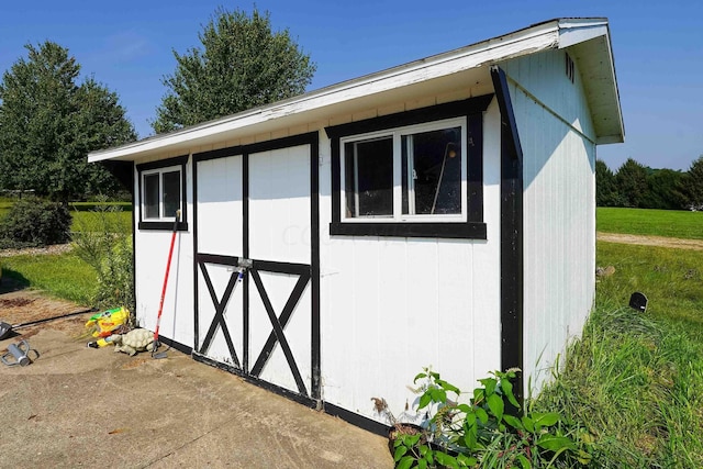 view of outbuilding