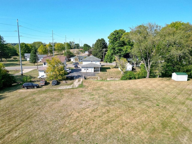 702 Coshocton Ave, Mount Vernon, OH 43050 - view of yard with a storage shed