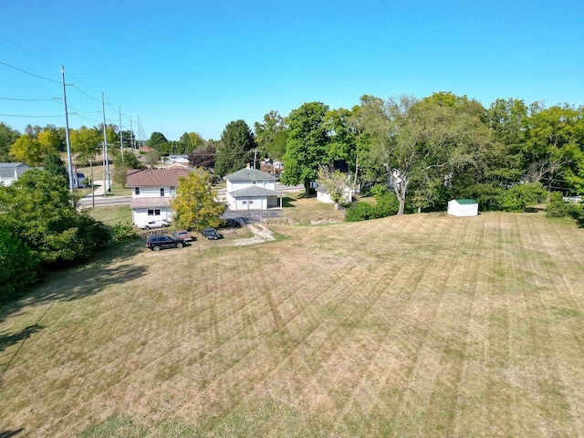 702 Coshocton Ave, Mount Vernon, OH 43050 - view of green lawn
