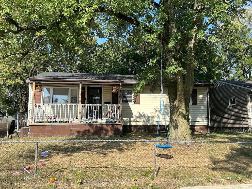 view of front facade with covered porch