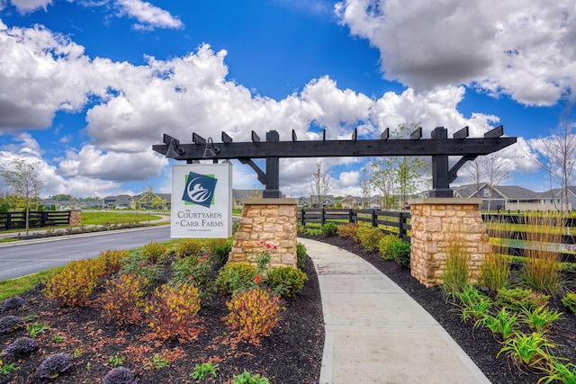 view of community / neighborhood sign