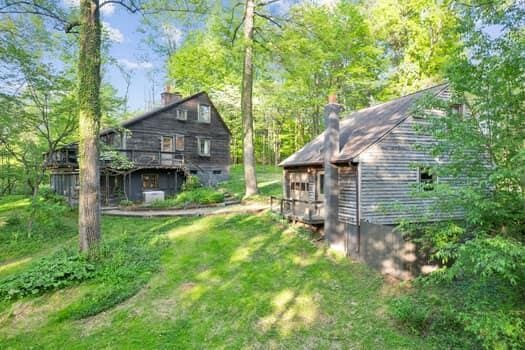 view of yard featuring a wooden deck