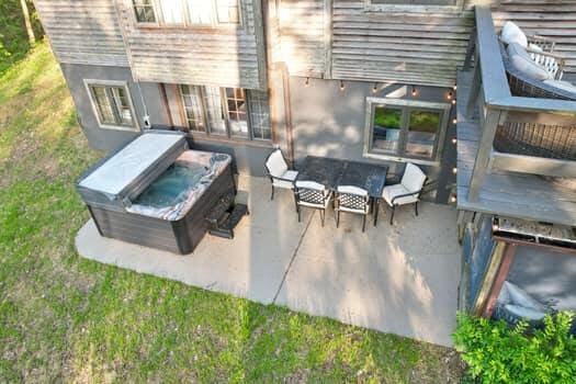 exterior space with a patio area and an outdoor living space