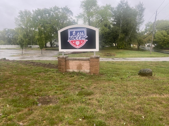 1735 Dyer Rd, Grove City, OH 43123 - community / neighborhood sign featuring a lawn