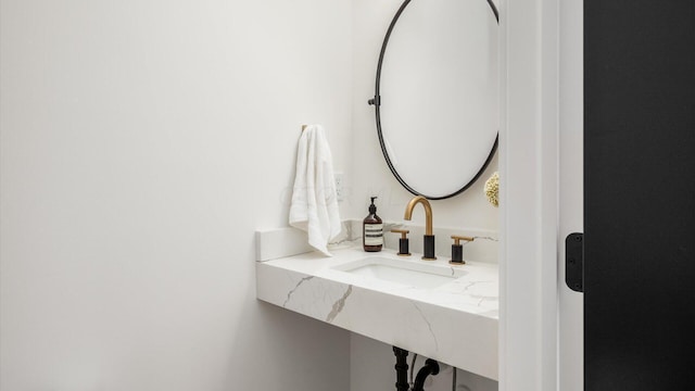 bathroom featuring sink