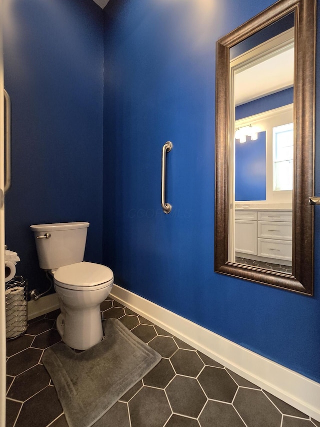 bathroom featuring toilet