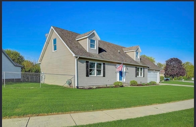 cape cod home featuring a front lawn