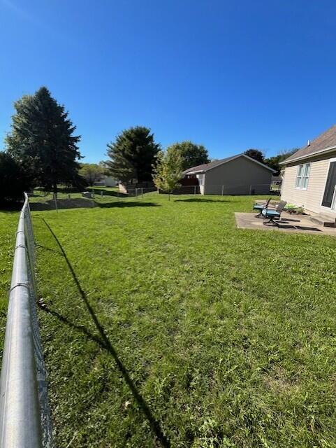 view of yard with a patio