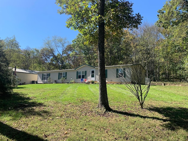 exterior space featuring a yard