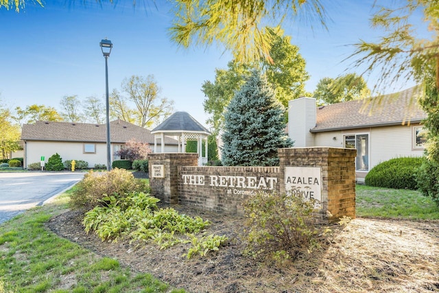 view of community / neighborhood sign