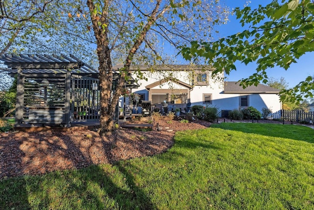 view of yard with a pergola