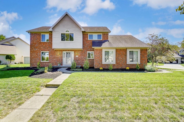 view of front of property featuring a front yard