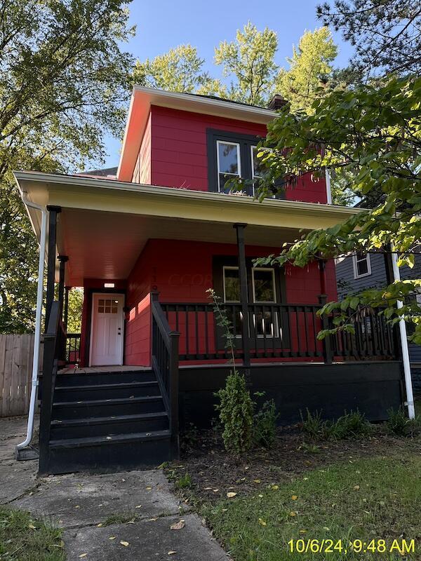 view of front facade featuring covered porch