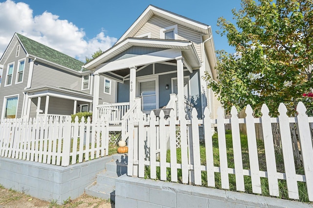 view of front of property featuring a porch