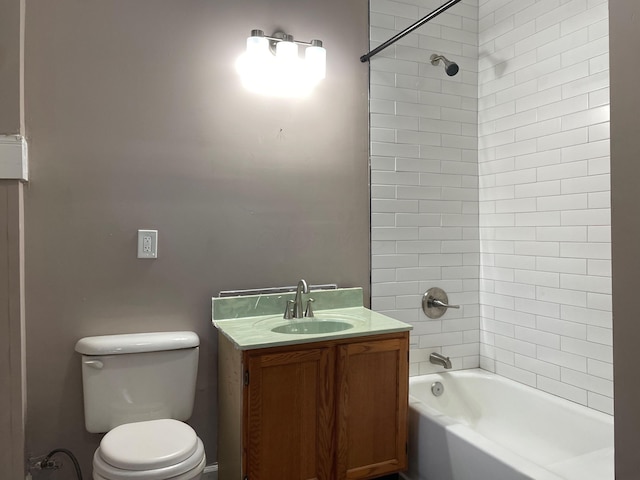 1390 E Livingston Ave, Columbus, OH 43205 - full bath with vanity and shower / bathtub combination
