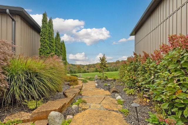 17311 Gambier Rd, Mount Vernon, OH 43050 - view of yard
