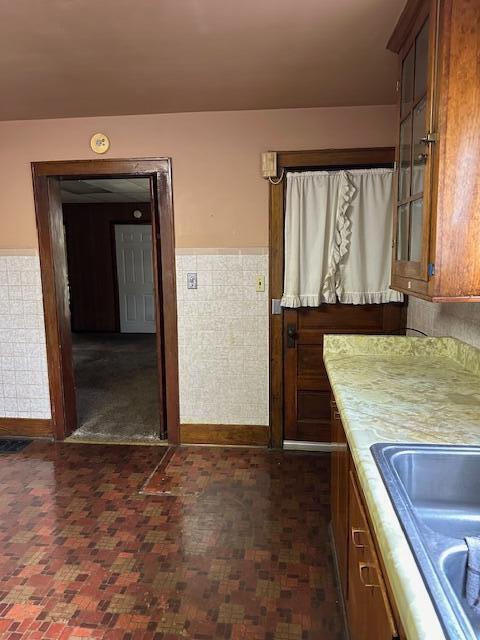 kitchen featuring sink