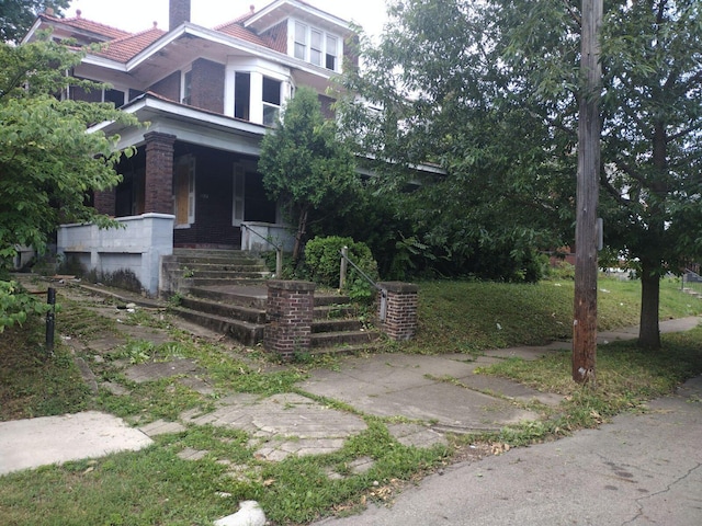 view of front facade with a porch