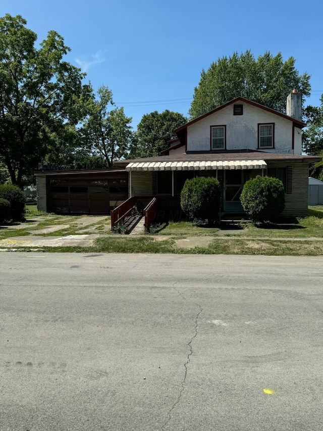 view of front property