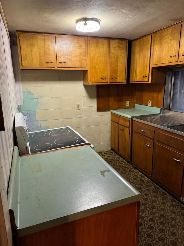 kitchen featuring stove