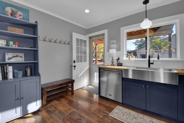 kitchen featuring stainless steel dishwasher, ornamental molding, blue cabinets, sink, and pendant lighting