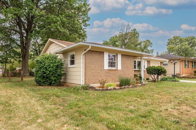 view of front of property with a front lawn