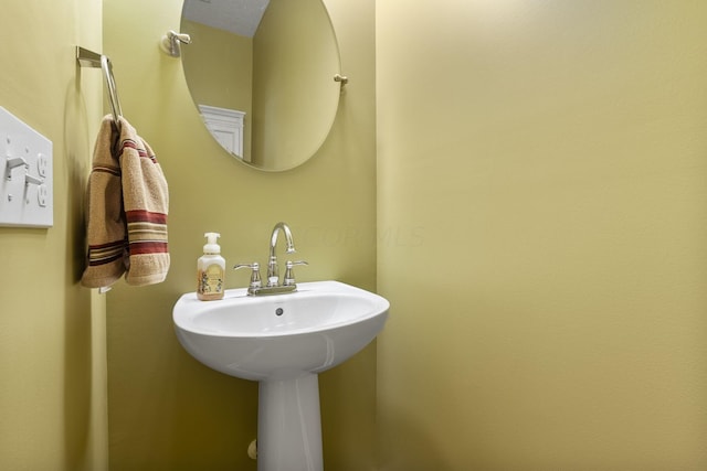 bathroom with sink