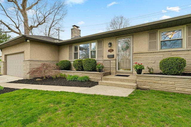 ranch-style house featuring a garage, stucco siding, stone siding, a front lawn, and driveway