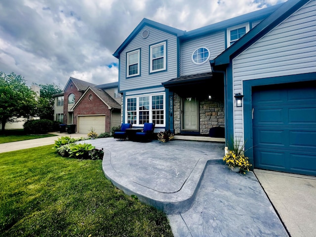 view of front of house with a front lawn