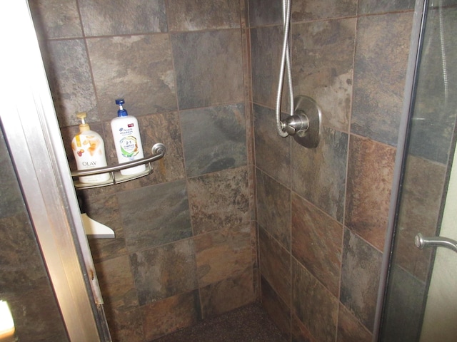 details featuring a tile shower