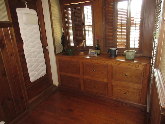 room details with hardwood / wood-style floors