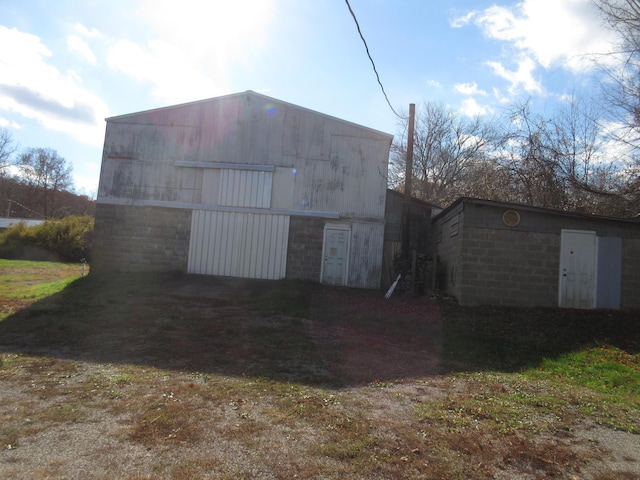 view of outbuilding