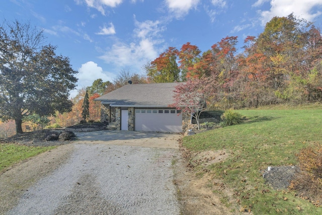 view of front of home featuring a front lawn