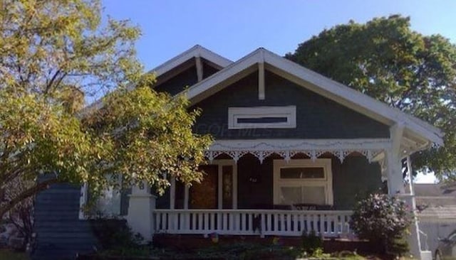 view of front of house featuring a porch