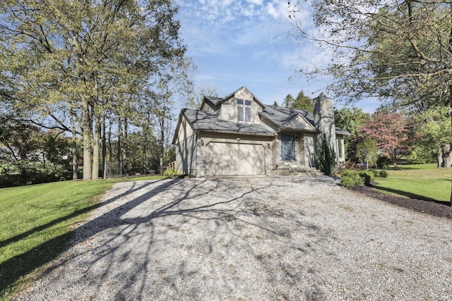 view of front of house featuring a front yard