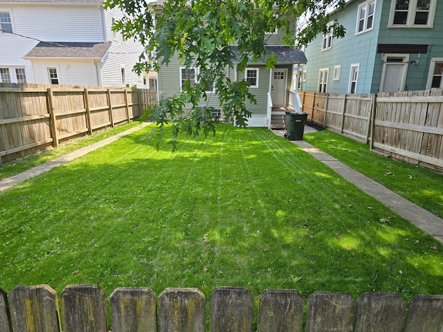1337 N 5th St, Columbus, OH 43201 - view of yard featuring entry steps