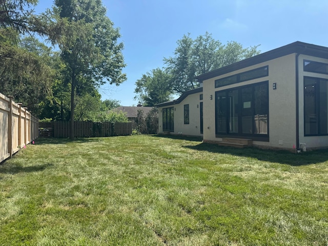 3130 S Dorchester Rd, Columbus, OH 43221 - view of yard