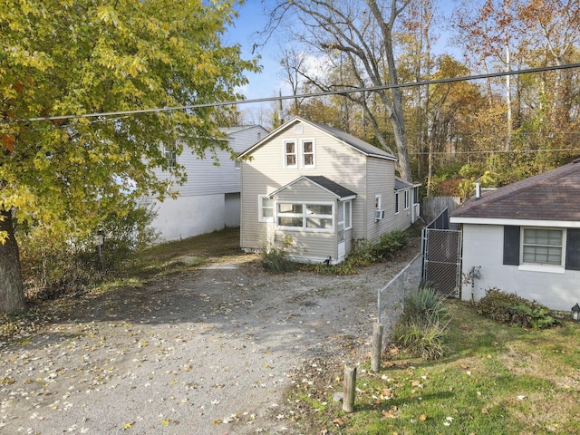 view of front property