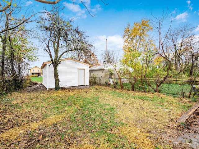 1327 Atcheson St, Columbus, OH 43203 - fenced backyard with a storage shed