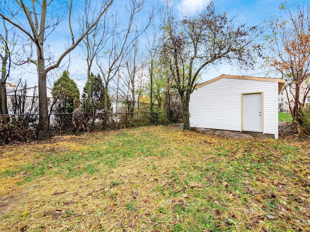 1327 Atcheson St, Columbus, OH 43203 - view of yard featuring a storage shed