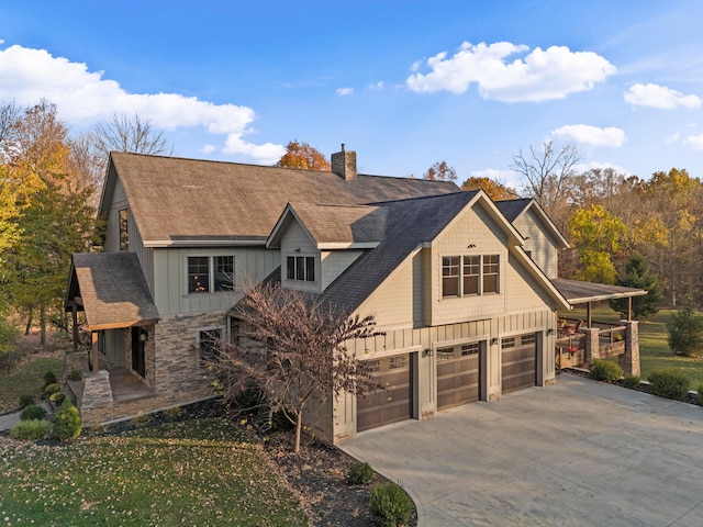 view of front facade featuring a front lawn and a garage