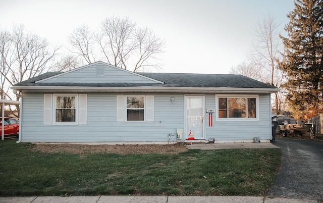 view of front of house with a front yard