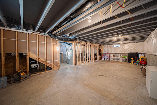 basement featuring independent washer and dryer