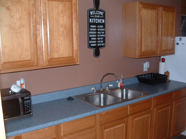 kitchen featuring sink